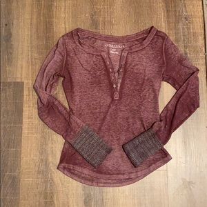 Long sleeve shirt with fun sleeves